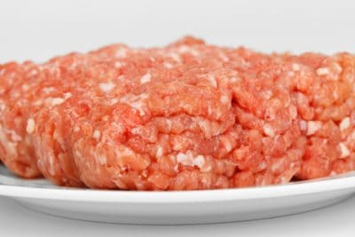 raw mince can be a source of bacterial pathogens when fed to dogs